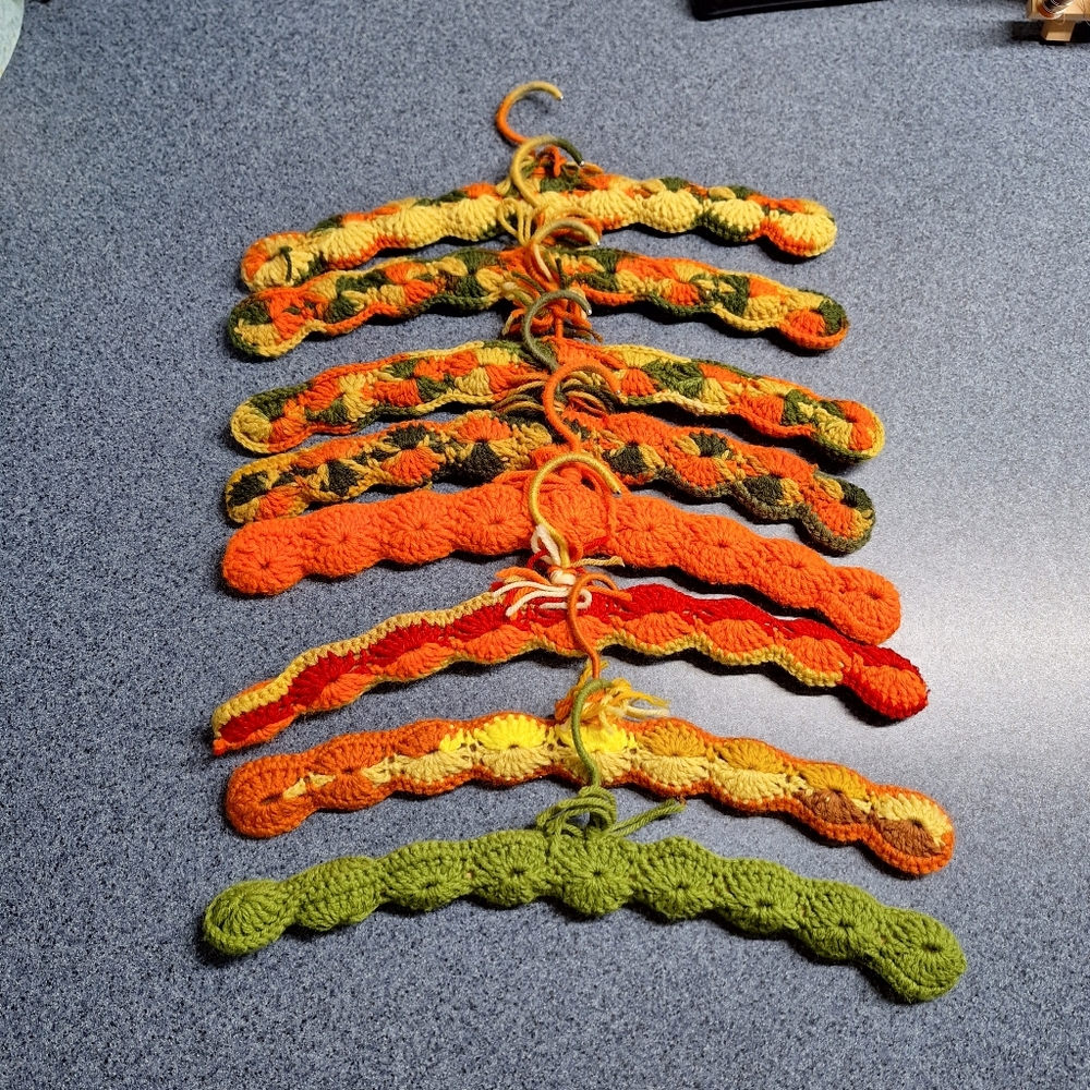 Crochet Hangers Set Of 8 Wooden, Swivel Heads, 1970's